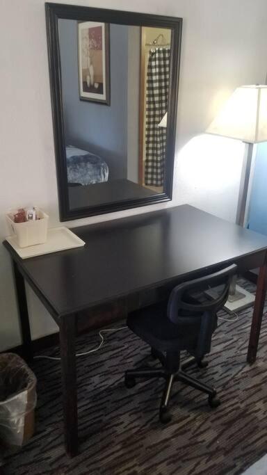 Hotel King Bed Hotel Room 120 Booking Stillwater Exterior foto